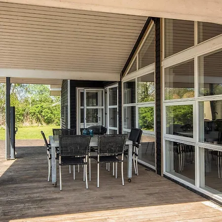 Vakantiehuis Luxury House With *